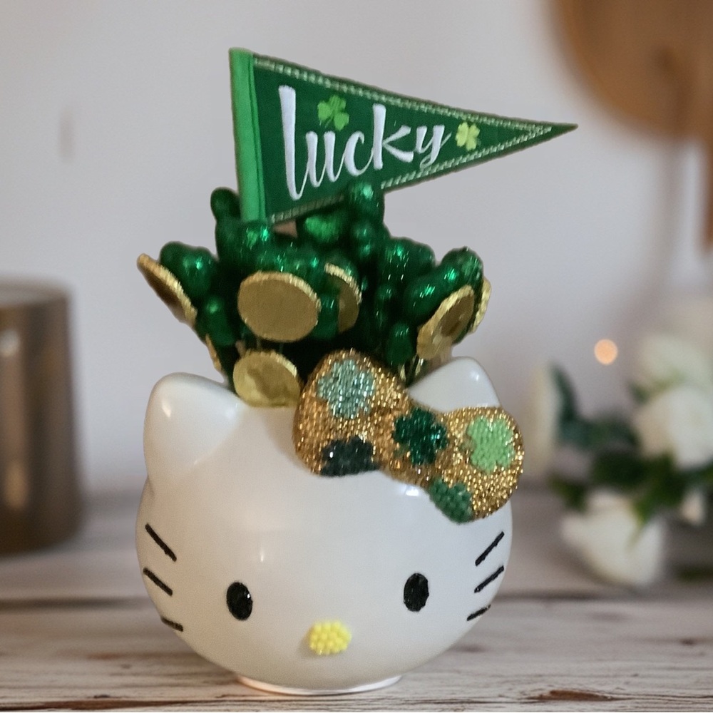 Hello Kitty St. Patrick's Day Decor